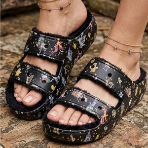 CROCS Limited Edition Vera Bradley x Harry Potter Crocs Cozzzy Sandal - M8 W10